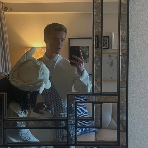 (05/03)
