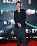 Filename=RedCarpetStar_6.jpg
Filesize=119KiB
Dimensions=768x1152
Date added=Sep 24, 2024 RedCarpetStar_6.jpg